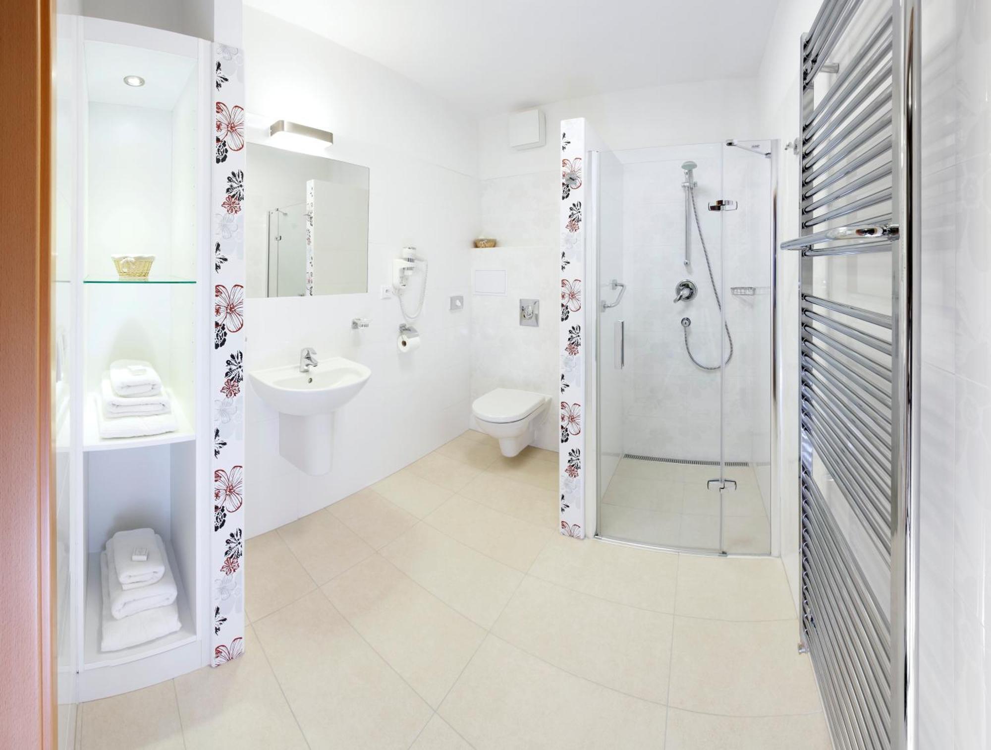 Lazensky A Wellness Hotel Nivamare Luhačovice Esterno foto