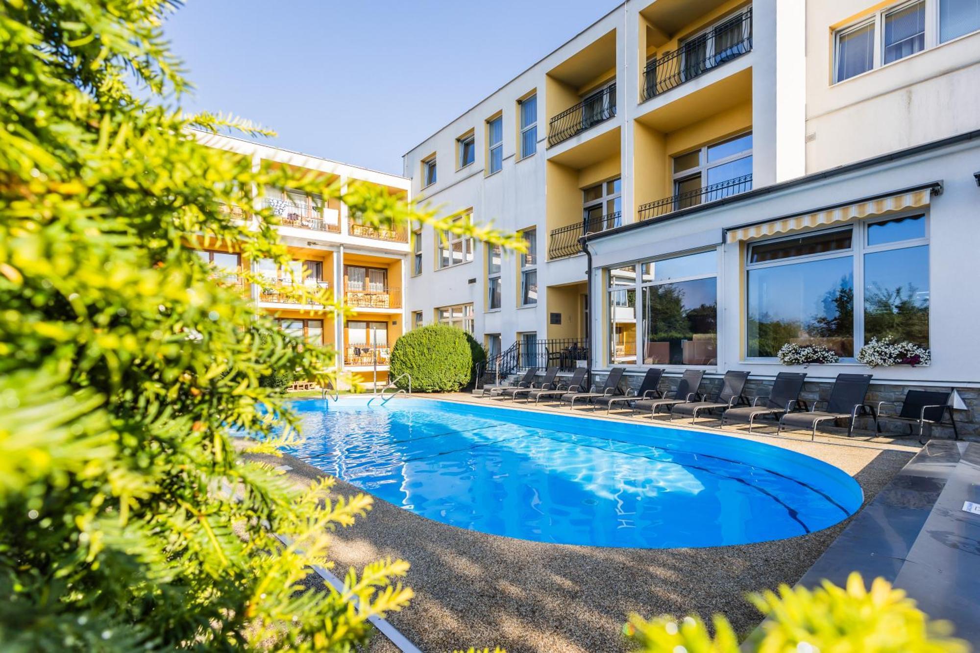 Lazensky A Wellness Hotel Nivamare Luhačovice Esterno foto